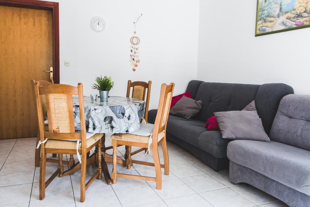 Apartmani Males Rogoznica  Exterior photo